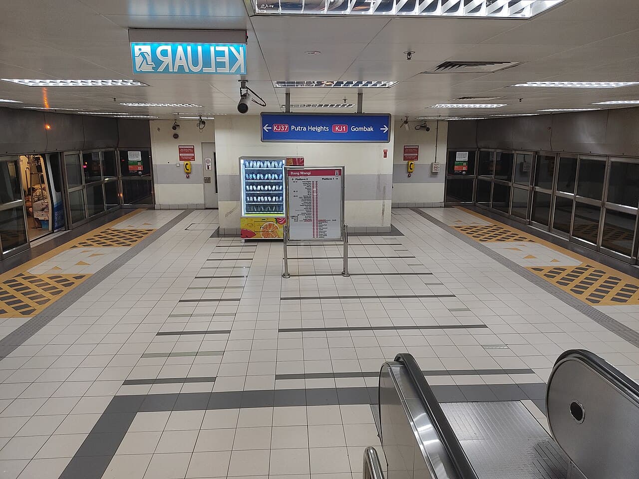 Access to Dang Wangi LRT Station platform